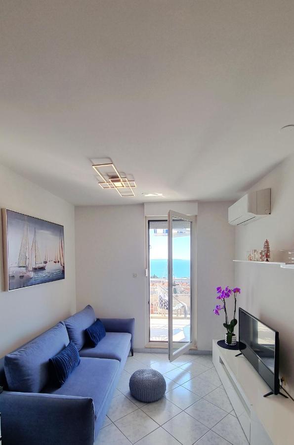 Aurora Apartament *