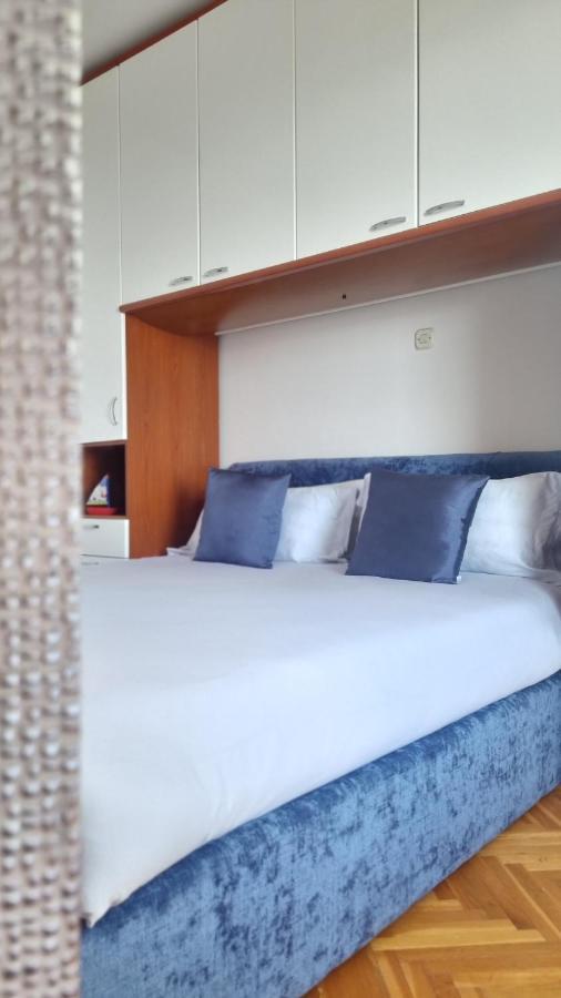 Aurora Apartament *